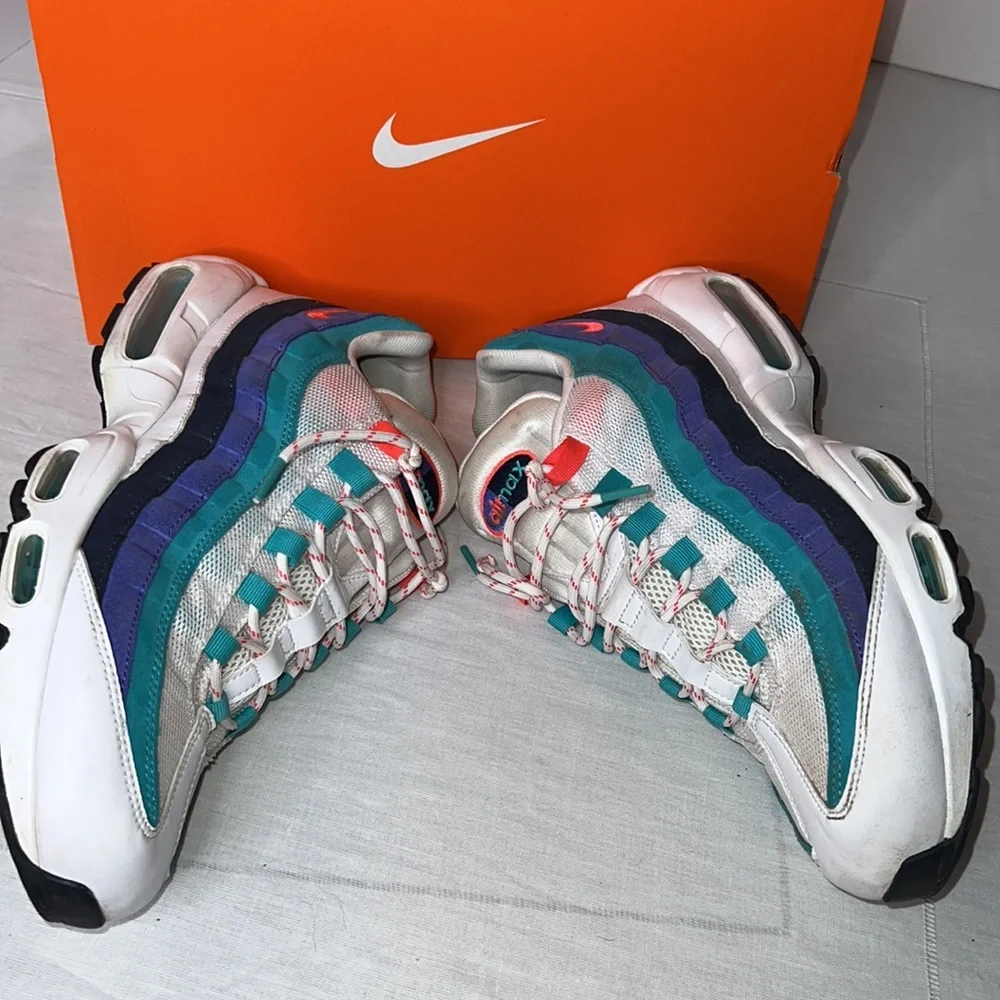 EUC Nike Air Max 95 - SIZE 12 AV7939-100 Discover Your Flash Crimson Jade OG QS - Picture 4 of 7